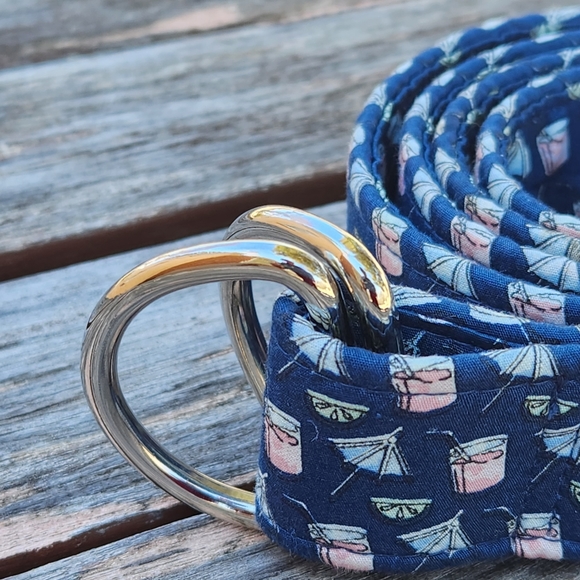 Vineyard Vines D-Ring Belt Beach Umbrellas and Drinks L - Picture 3 of 4